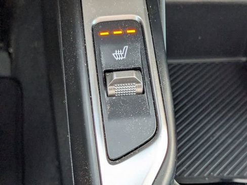 Certified 2025 Kia Sorento EX image 27