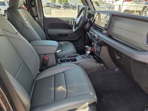 New 2026 Jeep Gladiator Mojave image 36