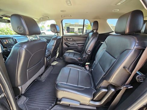 Used 2019 Chevrolet Traverse LT w/ LPO, Blackout Package image 18