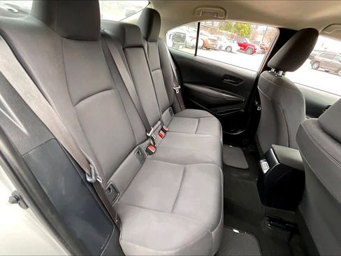 Used 2025 Toyota Corolla LE image 19