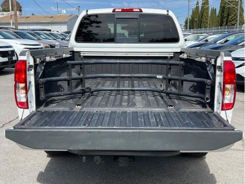 Used 2016 Nissan Frontier SV w/ SV Value Truck Package RWD image 5