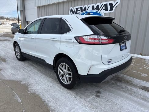 Used 2024 Ford Edge SEL w/ Convenience Package AWD/4WD image 6