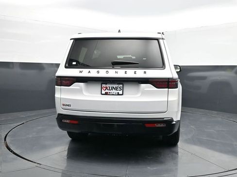 Used 2024 Jeep Wagoneer Series II AWD/4WD image 8