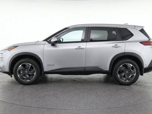 Used 2025 Nissan Rogue SV AWD/4WD image 5