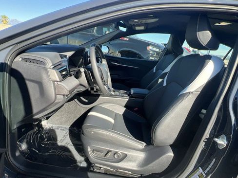 Used 2025 Toyota Camry SE w/ Multimedia Upgrade Package image 19