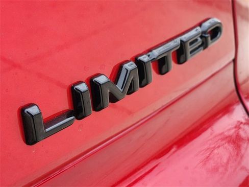 New 2025 Toyota Crown Signia image 7