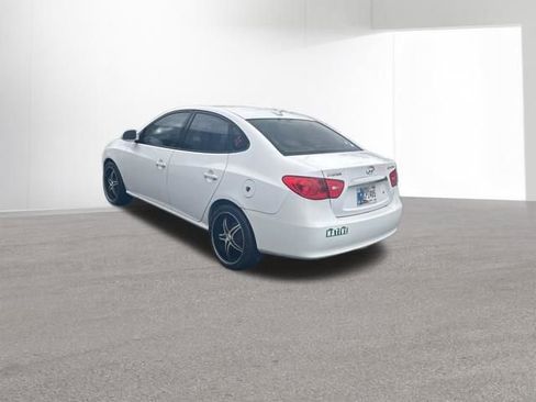Used 2010 Hyundai Elantra GLS image 7