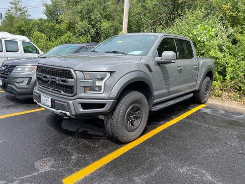 Used 2018 Ford F150 Raptor w/ Equipment Group 802A Luxury AWD/4WD image 2