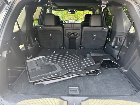 Used 2025 Honda Pilot Black Edition image 29