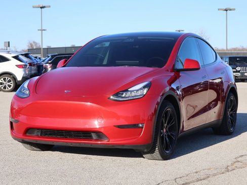Used 2022 Tesla Model Y Long Range image 6