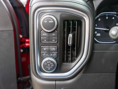 Used 2021 GMC Sierra 3500 SLT w/ SLT Premium Package image 20