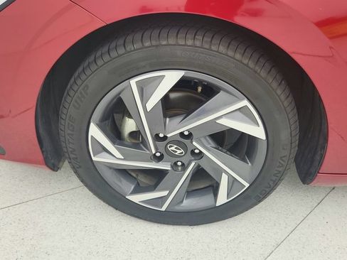 Used 2025 Hyundai Elantra SEL FWD image 28