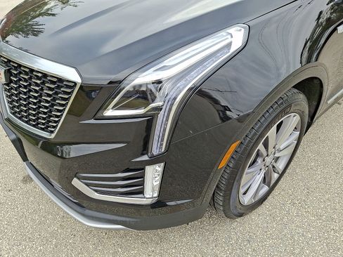 Certified 2025 Cadillac XT5 Premium Luxury image 11