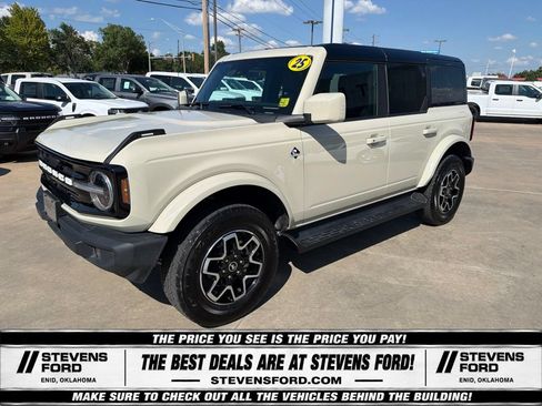Used 2025 Ford Bronco Outer Banks AWD/4WD image 9