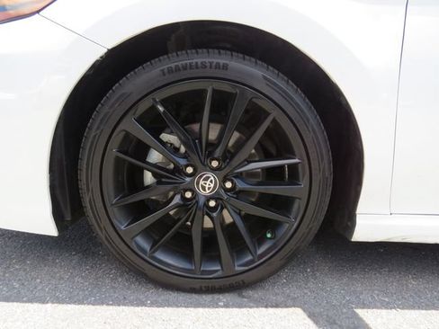 Used 2021 Toyota Camry XSE w/ Navigation Upgrade Package FWD image 8