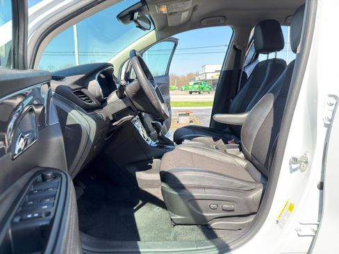 Used 2020 Buick Encore Preferred image 18