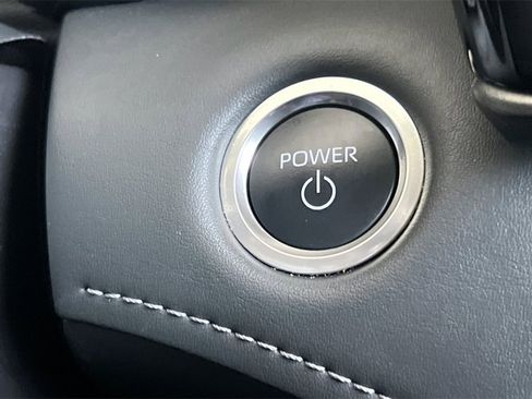 Used 2025 Toyota Highlander XLE image 24