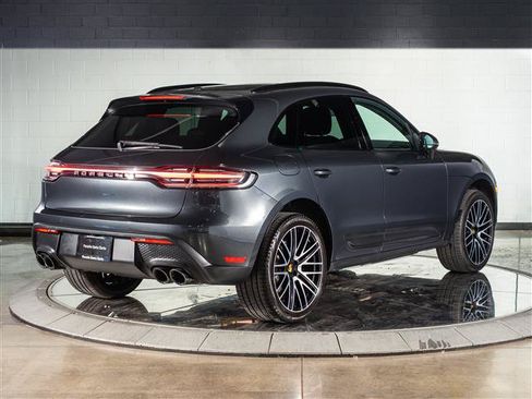 Used 2026 Porsche Macan AWD/4WD image 9