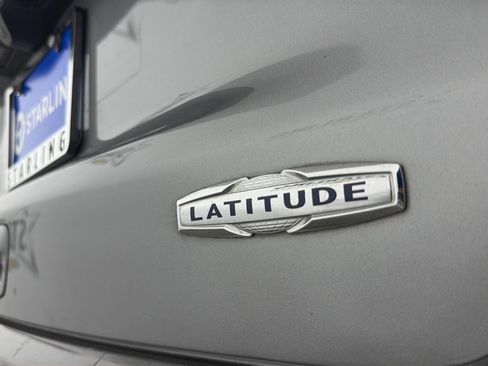 Used 2020 Jeep Compass Latitude FWD image 37