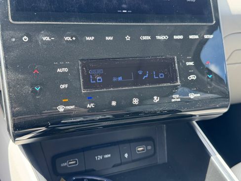 Used 2024 Hyundai Tucson Limited FWD image 19