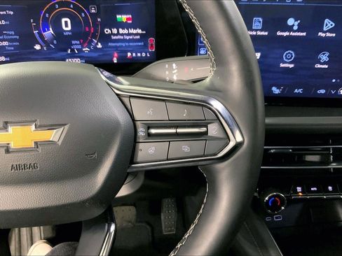 Used 2024 Chevrolet Traverse LT image 19