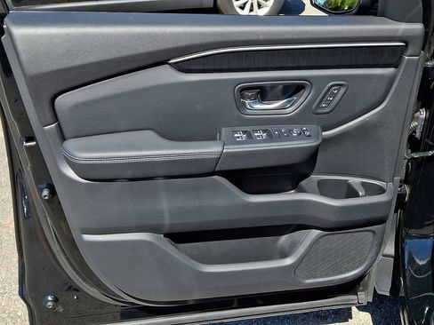 Used 2023 Honda Pilot Elite image 12