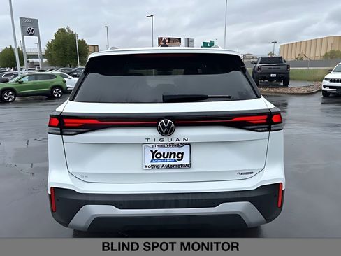 New 2026 Volkswagen Tiguan SE image 4