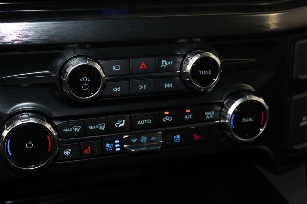 New 2026 Ford F350 Lariat w/ Black Appearance Package AWD/4WD image 44