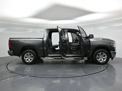 Used 2023 RAM 1500 Laramie AWD/4WD image 4