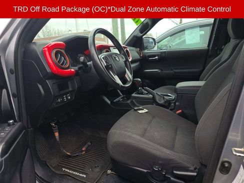 Used 2017 Toyota Tacoma TRD Off-Road w/ Premium & Technology Package image 5