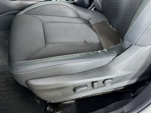 Used 2022 Subaru Forester Premium AWD/4WD image 23