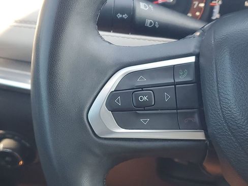 Used 2023 Jeep Compass Limited image 34