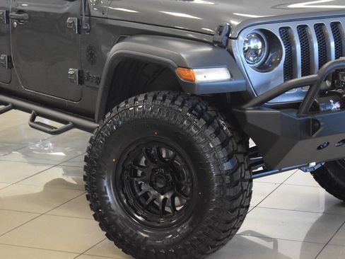 Used 2018 Jeep Wrangler Unlimited Sport S AWD/4WD image 5