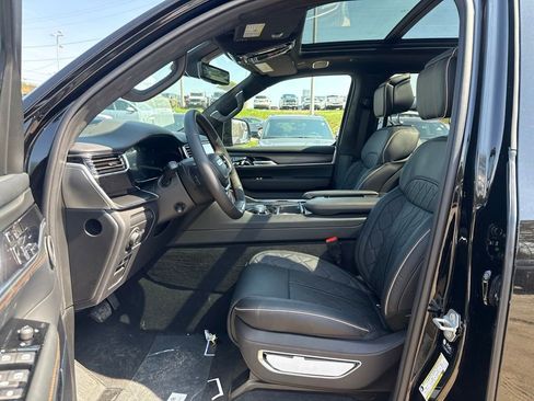 New 2026 Jeep Grand Wagoneer Summit AWD/4WD image 20