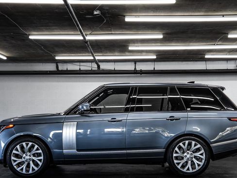 Used 2021 Land Rover Range Rover P525 Westminster Edition AWD/4WD image 2