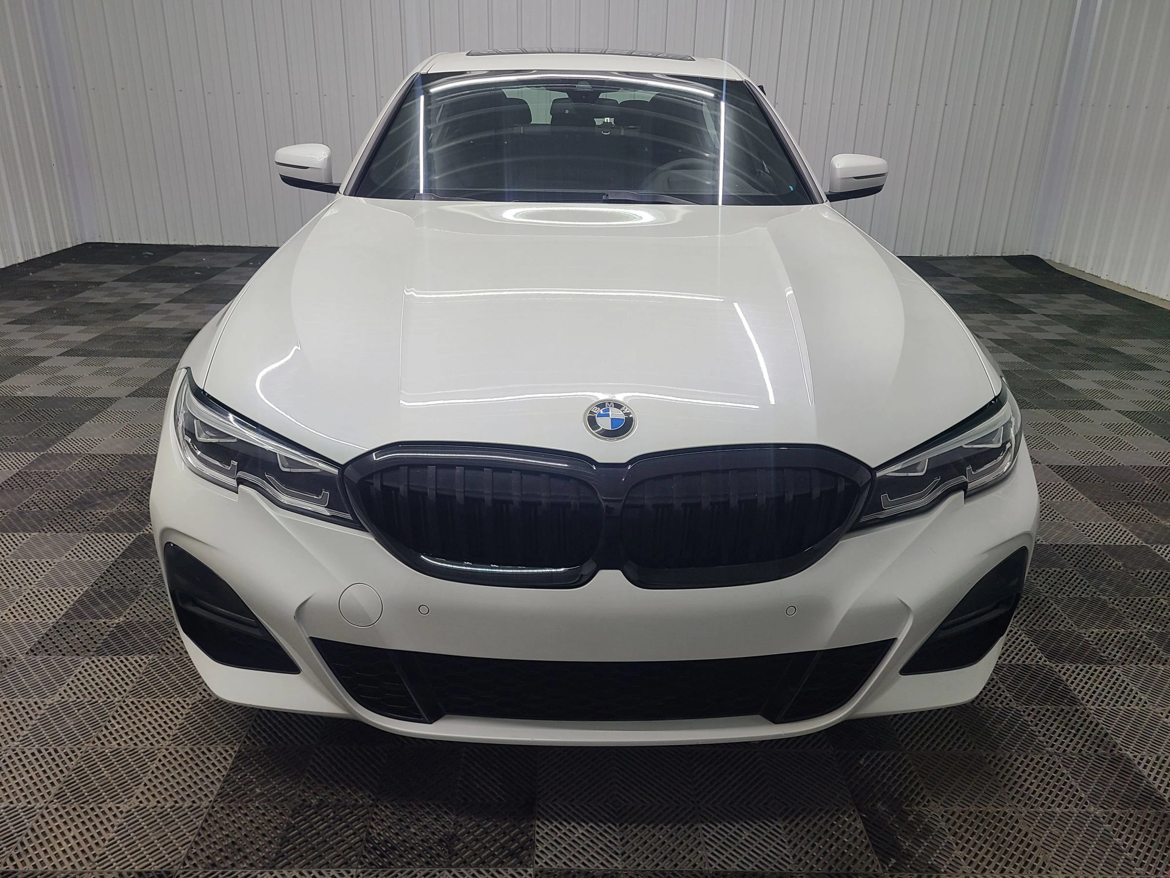 Used 2019 BMW 330i Sedan w/ M Sport Package RWD image 6
