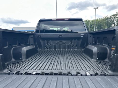 Used 2023 Chevrolet Silverado 1500 LT AWD/4WD image 19
