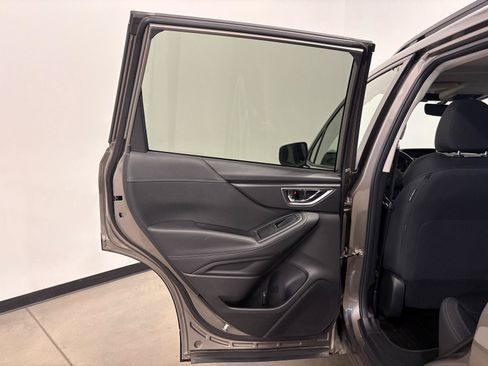 Used 2024 Subaru Forester Premium AWD/4WD image 28