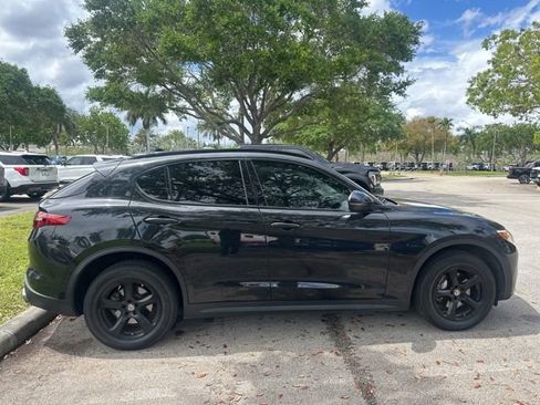 Used 2018 Alfa Romeo Stelvio AWD image 2