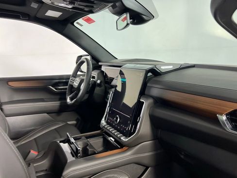 Used 2025 GMC Yukon Denali image 35