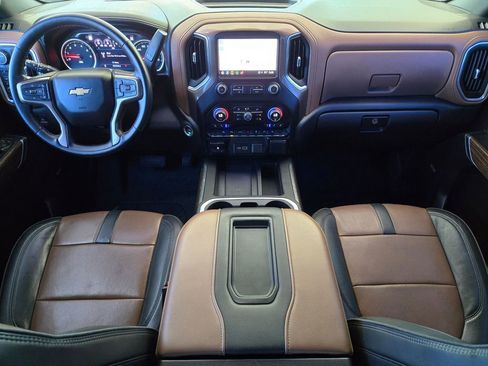 Used 2022 Chevrolet Silverado 1500 High Country AWD/4WD image 16