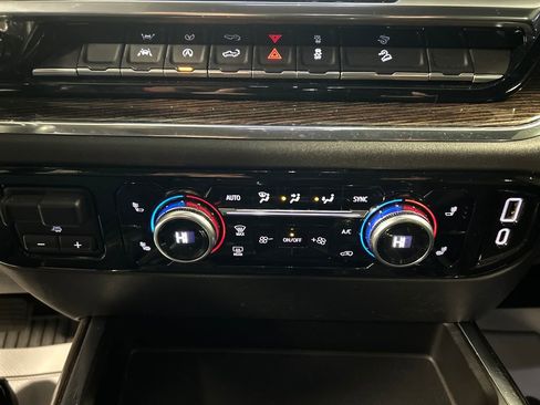 Used 2023 GMC Sierra 1500 Elevation w/ Preferred Package image 19