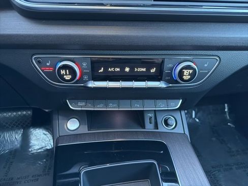 Used 2022 Audi Q5 e Premium w/ Convenience Package image 26