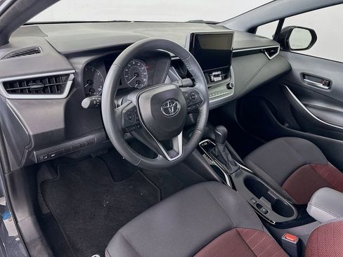 Used 2025 Toyota Corolla SE FWD image 9