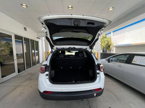 Used 2025 Jeep Compass Limited AWD/4WD image 32