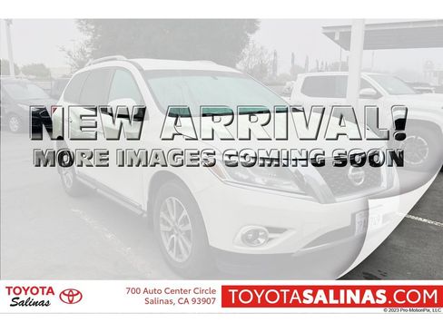 Used 2015 Nissan Pathfinder SL w/ SL Tech Package FWD image 1