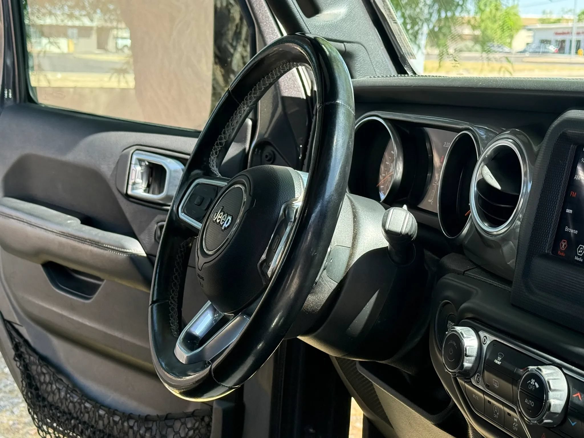 Used 2020 Jeep Wrangler Unlimited Sahara AWD/4WD image 22