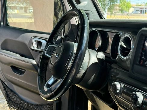 Used 2020 Jeep Wrangler Unlimited Sahara AWD/4WD image 22