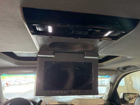 Used 2016 GMC Yukon Denali w/ Open Road Package image 21