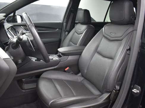 Used 2023 Cadillac XT6 Sport w/ Technology Package image 13